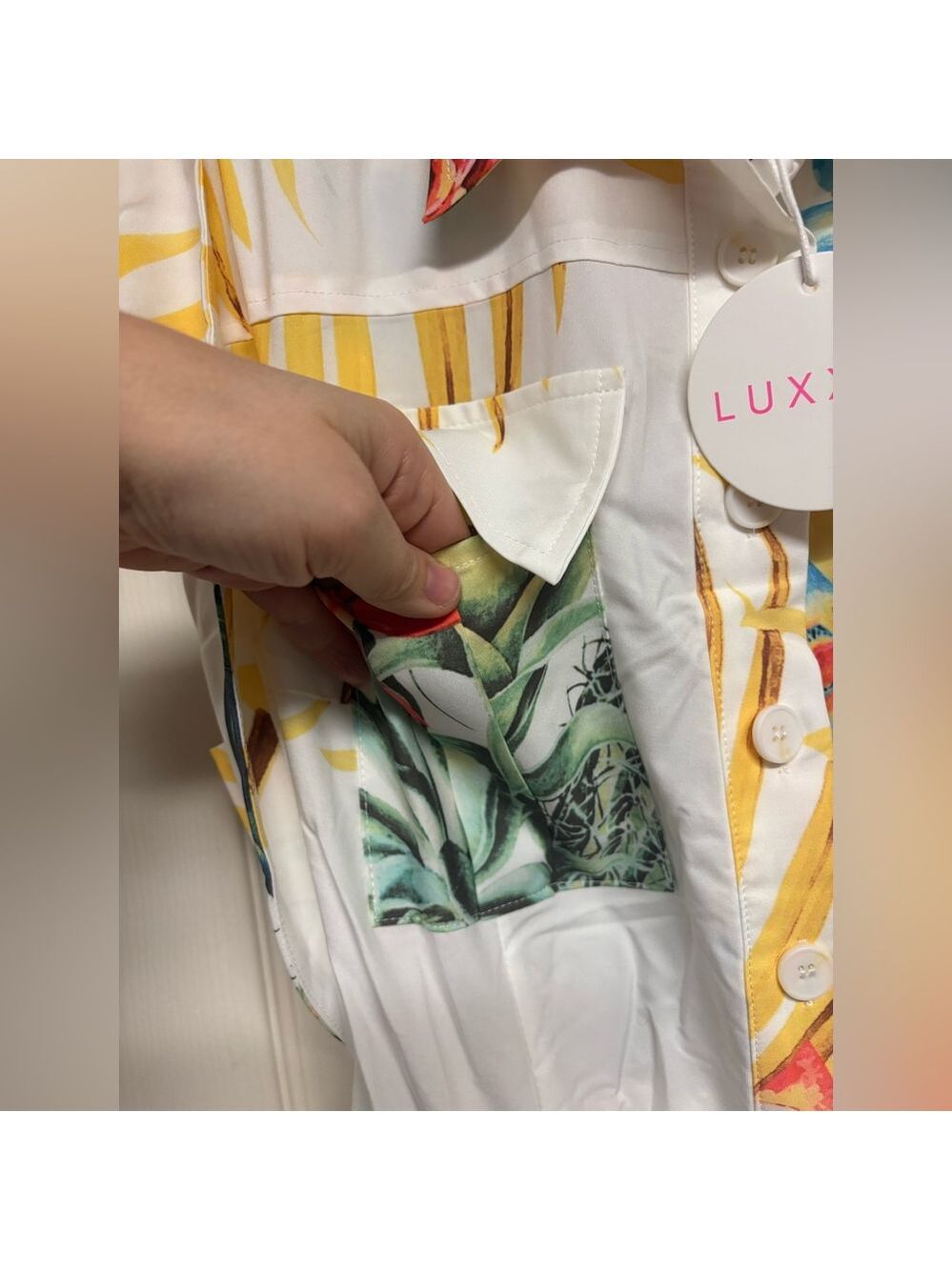 Luxxel white tropical floral sleeveless belted jumpsuit pockets Medium NEW NWT - Picture 8 of 15
